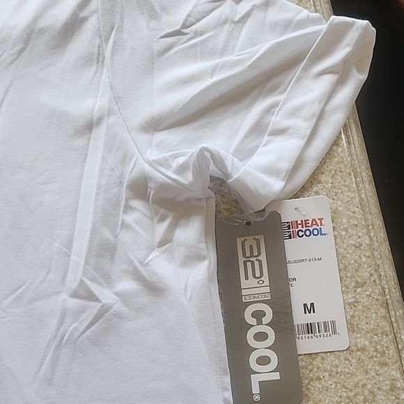 32 Degrees White V-Neck Tee Size M Short Sleeve Top - Picture 5 of 10